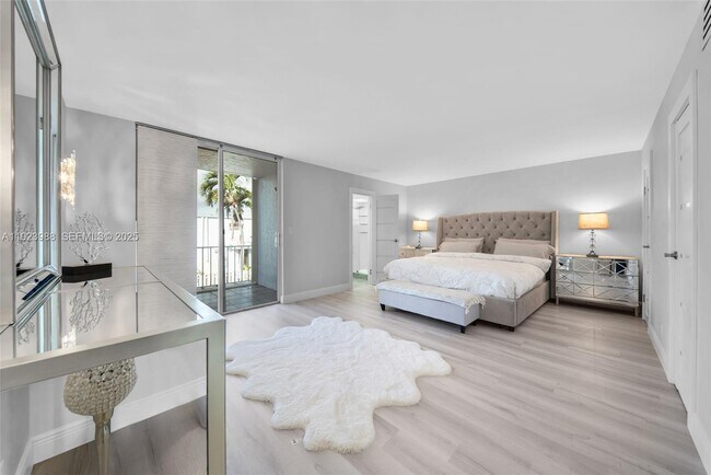 property at 707 NE 27th Ave