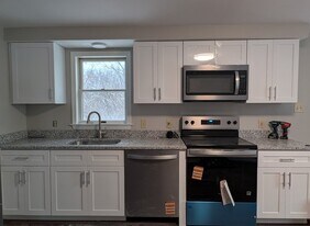 412 Vley Rd, Unit 412 in Schenectady, NY - Building Photo