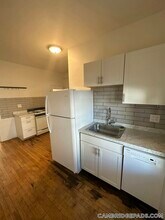 148 5th St, Unit 2 in Cambridge, MA - Building Photo - Building Photo