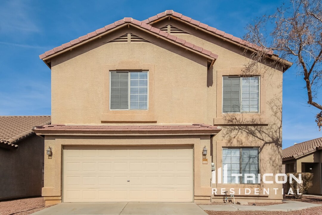 10534 W Monte Vista Rd in Avondale, AZ - Building Photo