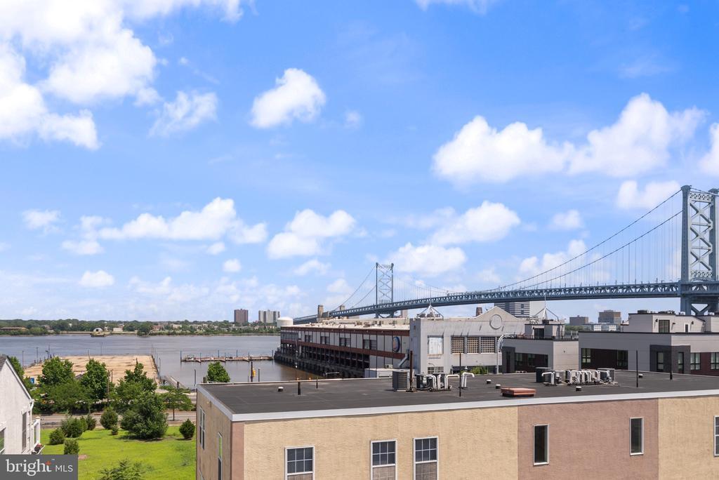 408-10 N Front St in Philadelphia, PA - Building Photo