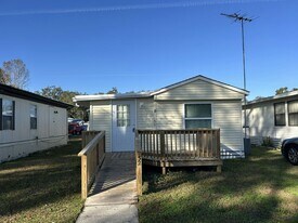 16731 US-301 in Dade City, FL - Building Photo