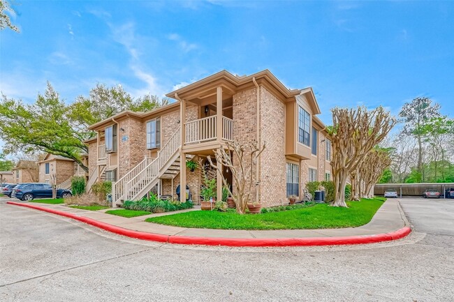 1311 Antoine Dr, Unit 238 in Houston, TX - Building Photo - Building Photo