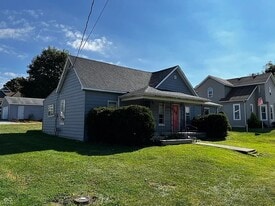 315 Chambers St in Veedersburg, IN - Building Photo