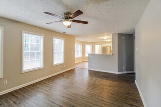 3392 Kittery Dr SW in Snellville, GA - Building Photo - Building Photo