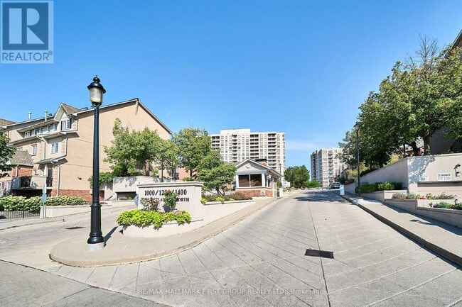 property at 1716-1000 THE ESPLANADE Rd