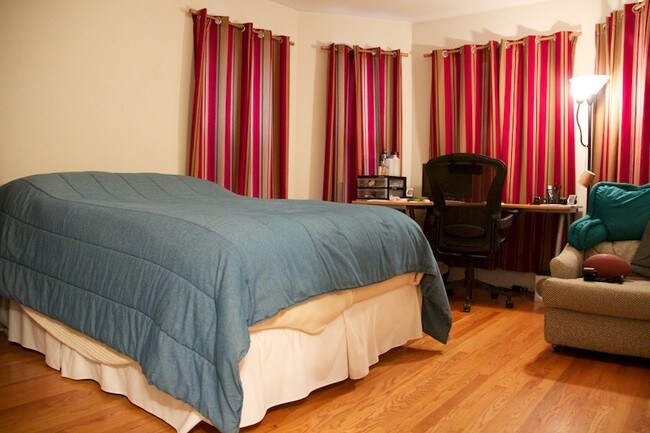 23 Aspinwall Ave in Brookline, MA - Foto de edificio - Building Photo