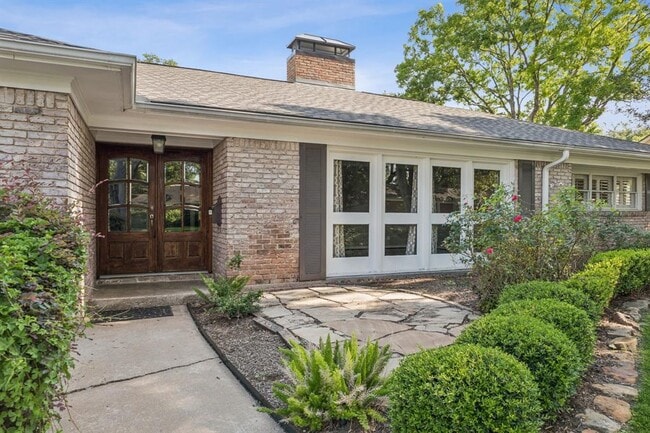 5659 Chevy Chase Dr in Houston, TX - Building Photo - Building Photo
