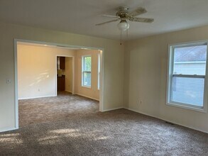 1021 E Lynn St in Springfield, MO - Building Photo - Building Photo