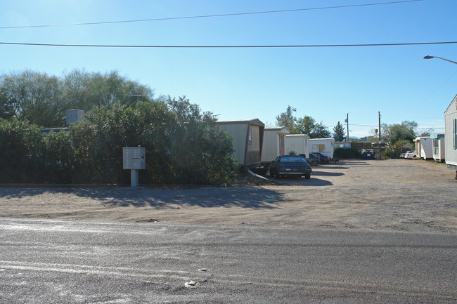 3250 E Drexel Rd in Tucson, AZ - Building Photo - Building Photo