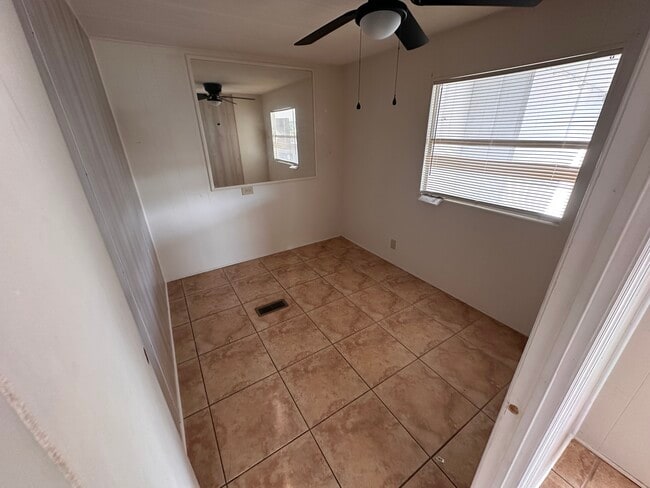 1815 Woodcrest Dr, Unit 3 in Ormond Beach, FL - Building Photo - Building Photo