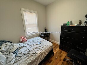 128 Bremen St in Boston, MA - Building Photo - Building Photo
