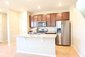 4345 S Netherland St in Aurora, CO - Building Photo - Building Photo