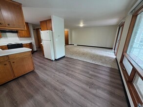 3036 Albert Dr in Green Bay, WI - Foto de edificio - Building Photo