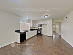 13481 Laurelhurst Rd in Moorpark, CA - Building Photo - Building Photo