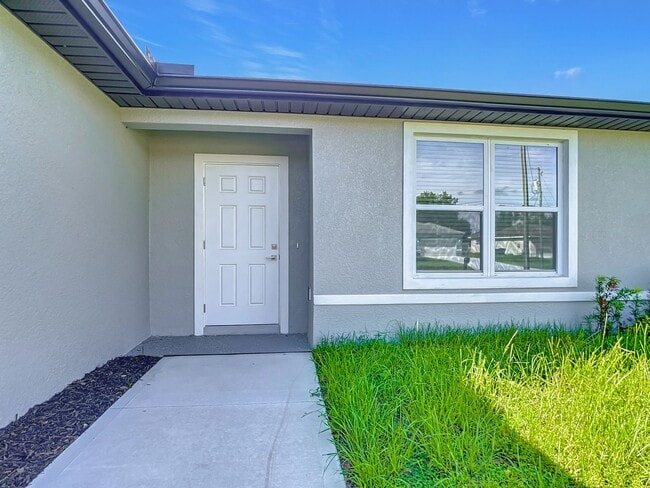 5565 Lavender Ave in North Port, FL - Building Photo - Building Photo