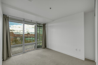 1260 NW Naito Pky, Unit 906 in Portland, OR - Building Photo - Building Photo