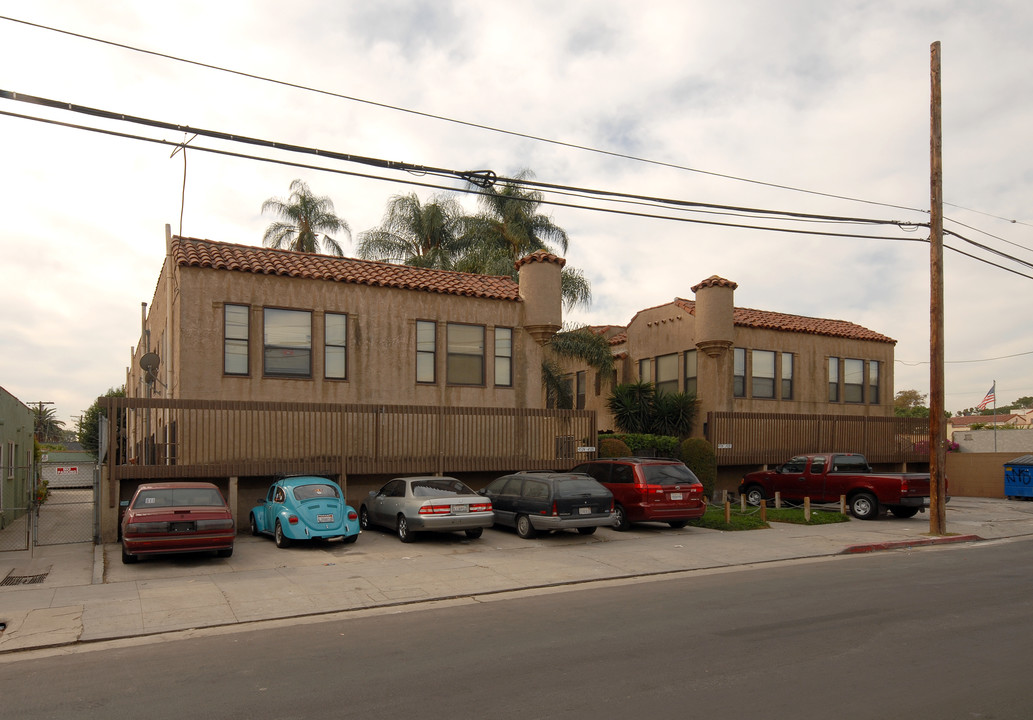 4524-4526 Edgewood Pl in Los Angeles, CA - Building Photo