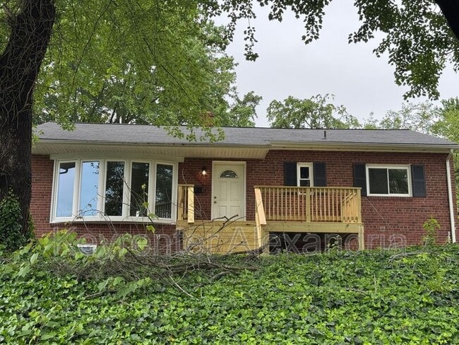property at 2826 James Dr