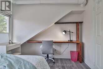 5 Sorauren Ave in Toronto, ON - Building Photo - Building Photo