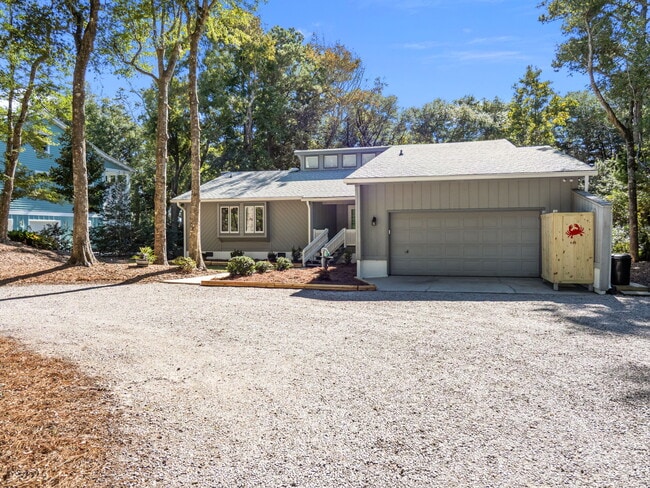 property at 131 Oakleaf Dr