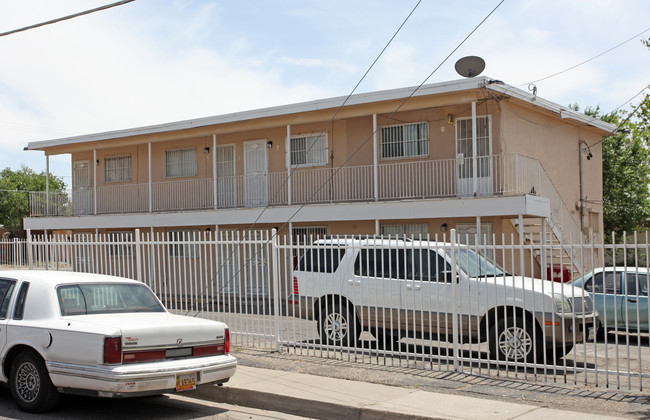 237 Dallas St NE in Albuquerque, NM - Building Photo - Building Photo