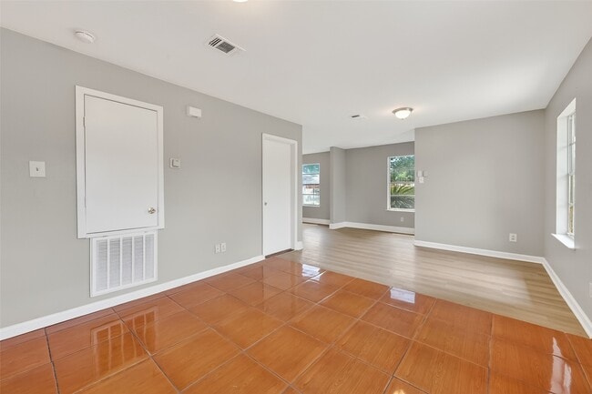 property at 2446 Mayview Dr
