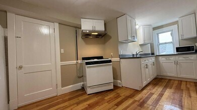 11 Beacon St in Quincy, MA - Building Photo - Building Photo
