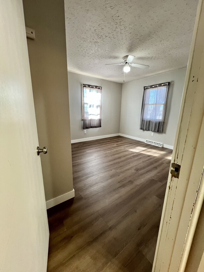 219 W Converse St in Moorcroft, WY - Building Photo - Building Photo