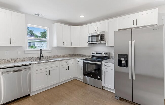 14 Catawba Ave in Greenville, SC - Foto de edificio - Building Photo