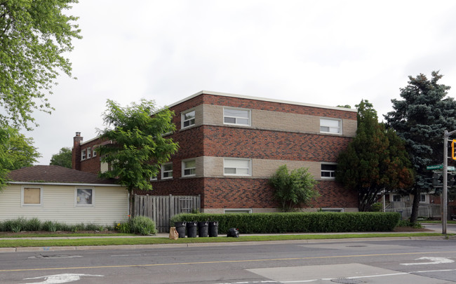 1 Westbourne Rd in Hamilton, ON - Building Photo - Building Photo