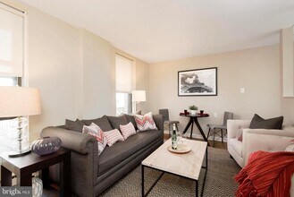 201 S 13th St in Philadelphia, PA - Building Photo - Building Photo