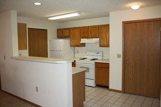 Mendocino Village in Sheboygan, WI - Foto de edificio - Building Photo