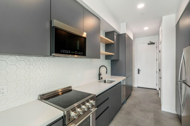 property at 3450 W 43rd St