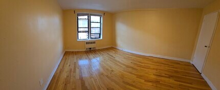 6448 Booth St, Unit 4B in Rego Park, NY - Building Photo - Building Photo
