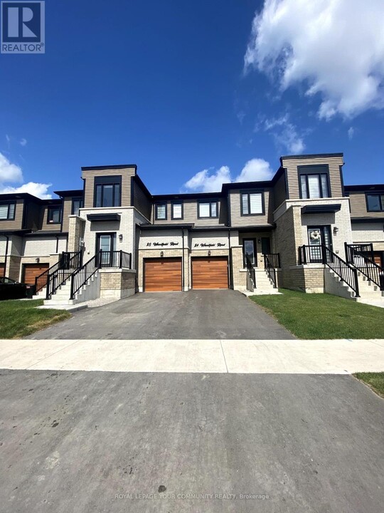 24 Wheatfield Rd in Barrie, ON - Building Photo