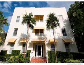 1521 Lenox Ave-Unit -Apt 203 in Miami Beach, FL - Foto de edificio - Building Photo