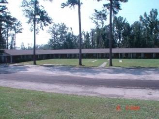 601 Ashley Cir in Brewton, AL - Building Photo