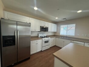 16069 Papago Pl in Victorville, CA - Building Photo - Building Photo