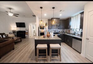 8103 Vacek Meadows Loop in Richmond, TX - Building Photo