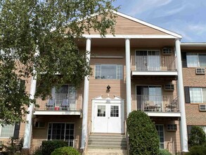 377 Huse Rd in Manchester, NH - Foto de edificio - Building Photo