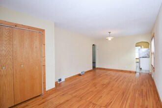 910 Aldine St in St. Paul, MN - Building Photo - Building Photo
