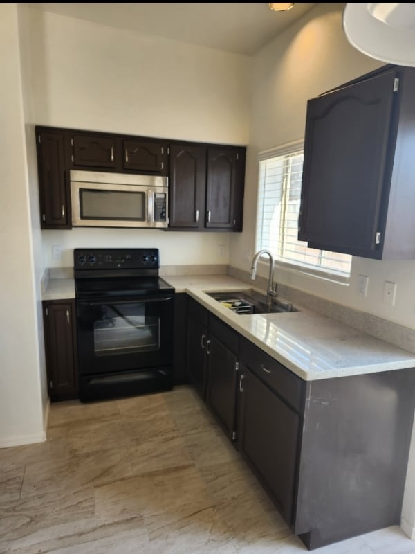 2442 N Alexa Cir in Nogales, AZ - Building Photo - Building Photo