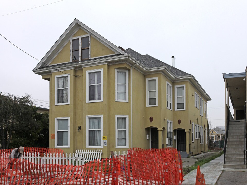 1637 6th Ave in Oakland, CA - Foto de edificio