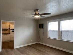 2422 Knoll St in Sacramento, CA - Building Photo - Building Photo