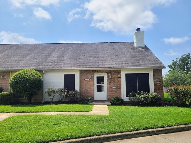 12439 Coursey Blvd in Baton Rouge, LA - Foto de edificio - Building Photo