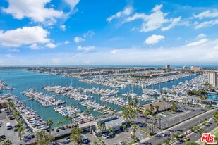 13650 Marina Pointe Dr in Marina Del Rey, CA - Building Photo