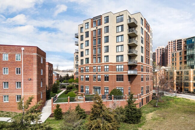 The Park at Courthouse in Arlington, VA - Building Photo - Building Photo