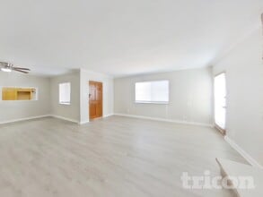 10301 Sorrills Creek Ln in Raleigh, NC - Foto de edificio - Building Photo