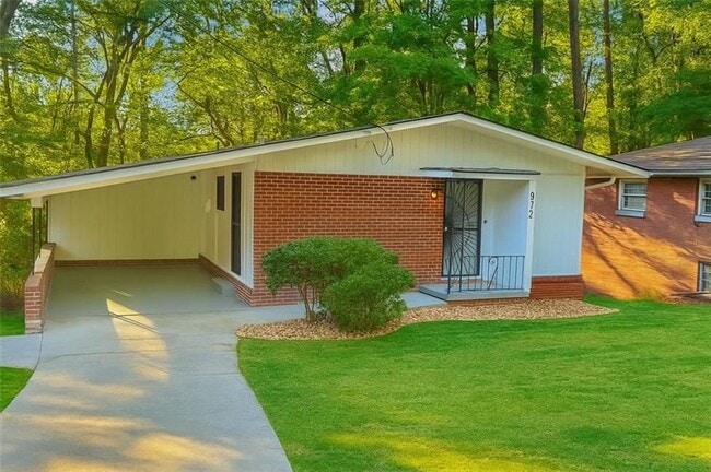 property at 872 Harwell Rd NW